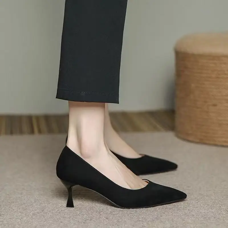 

Туфли-лодочки женские черные на тонком высоком каблуке с острым носком, элегантные, для банкетов