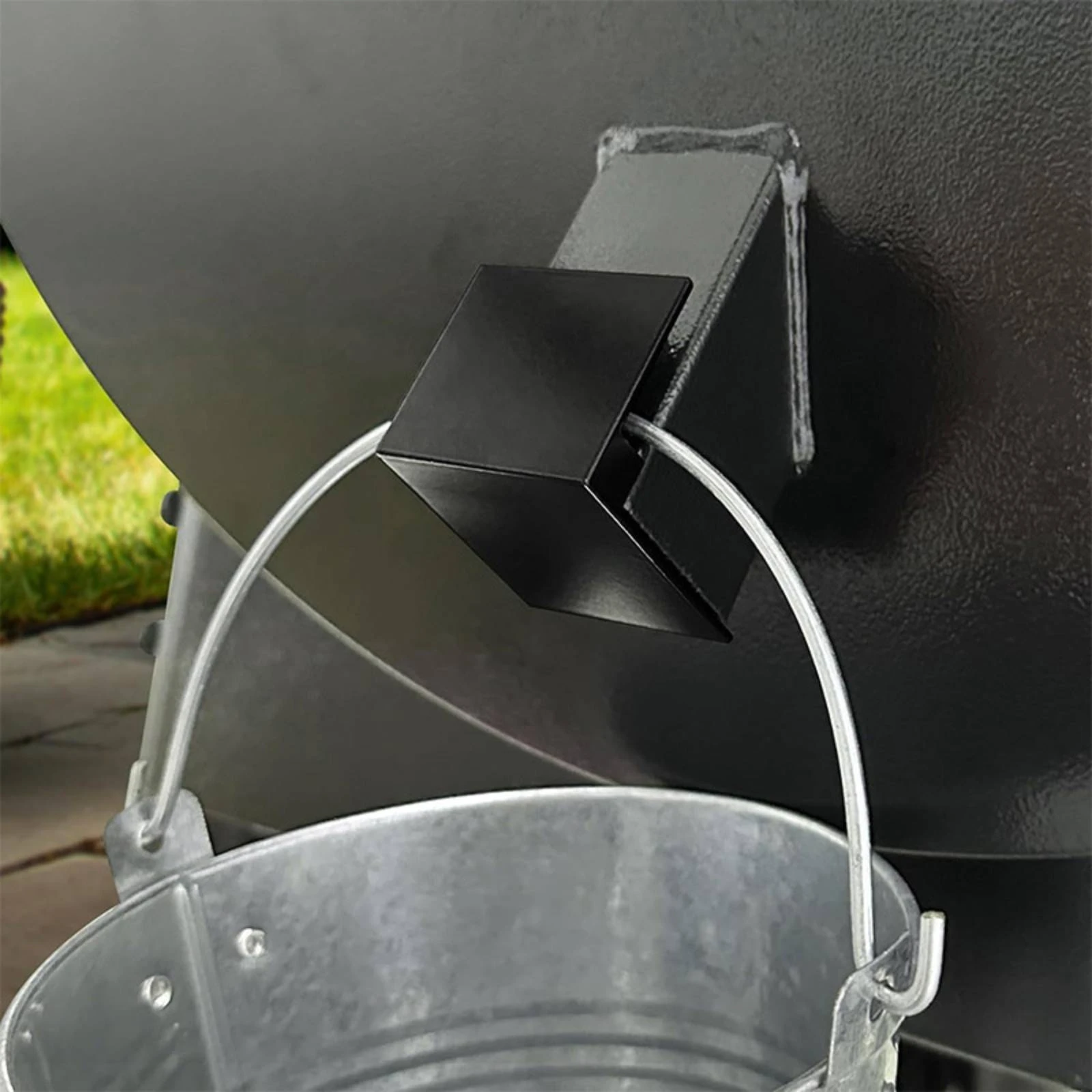 Grease Outlet Cover Adhesive Grease Tray Cover Grill Accessory L-Shaped Grease Pan High-Temperature Resistant