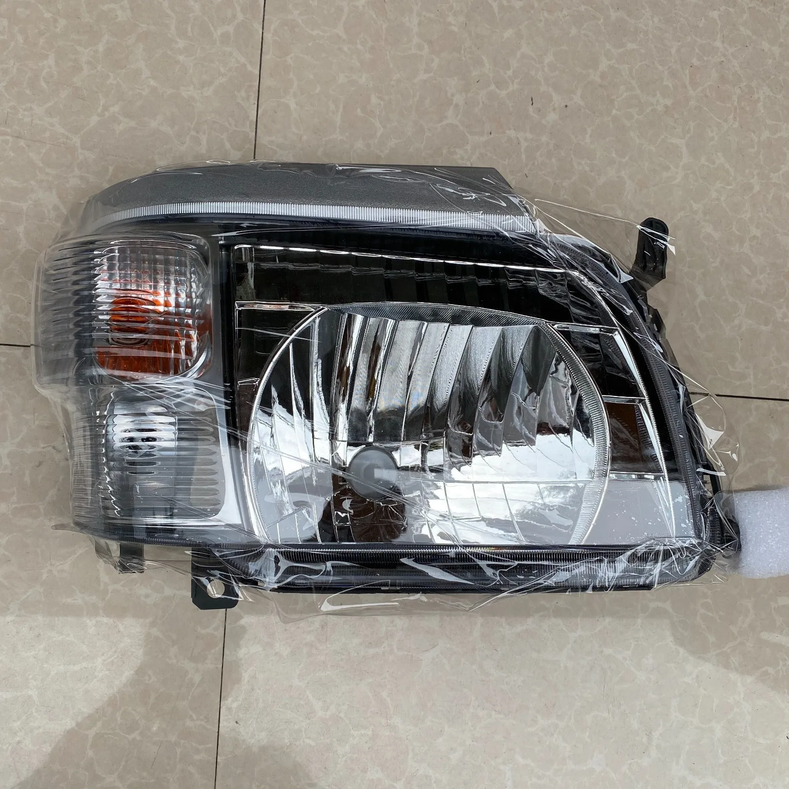 

FOR HINO 300 DUTRO TRUCK HEADLAMP RH