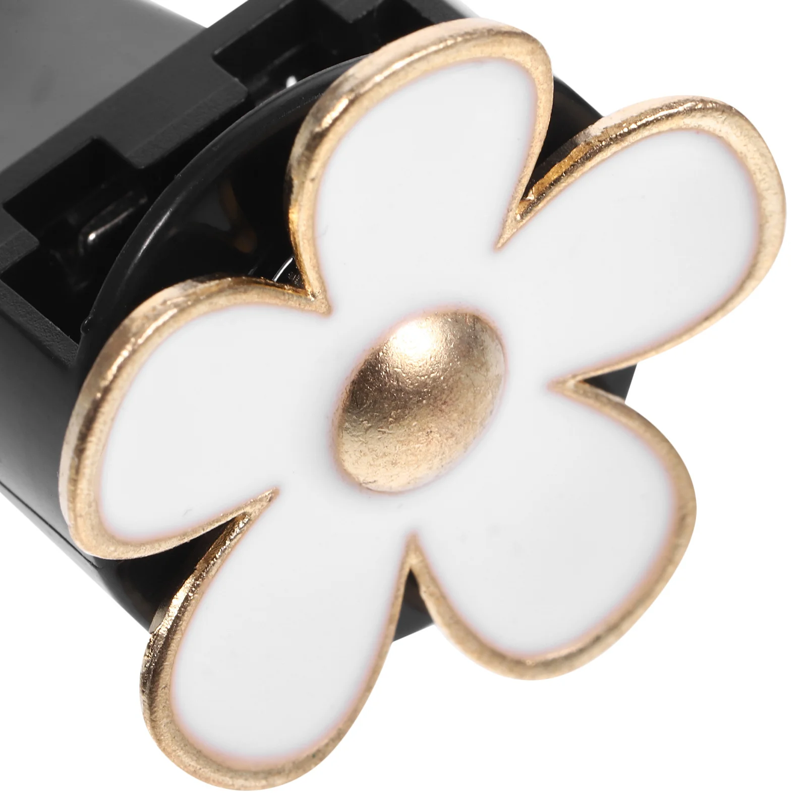 

2pcs Heart Decor Accessories Aroma Clip Car Vent Clip Dashboard Decoration Car Interior Decor Automotive Decorations