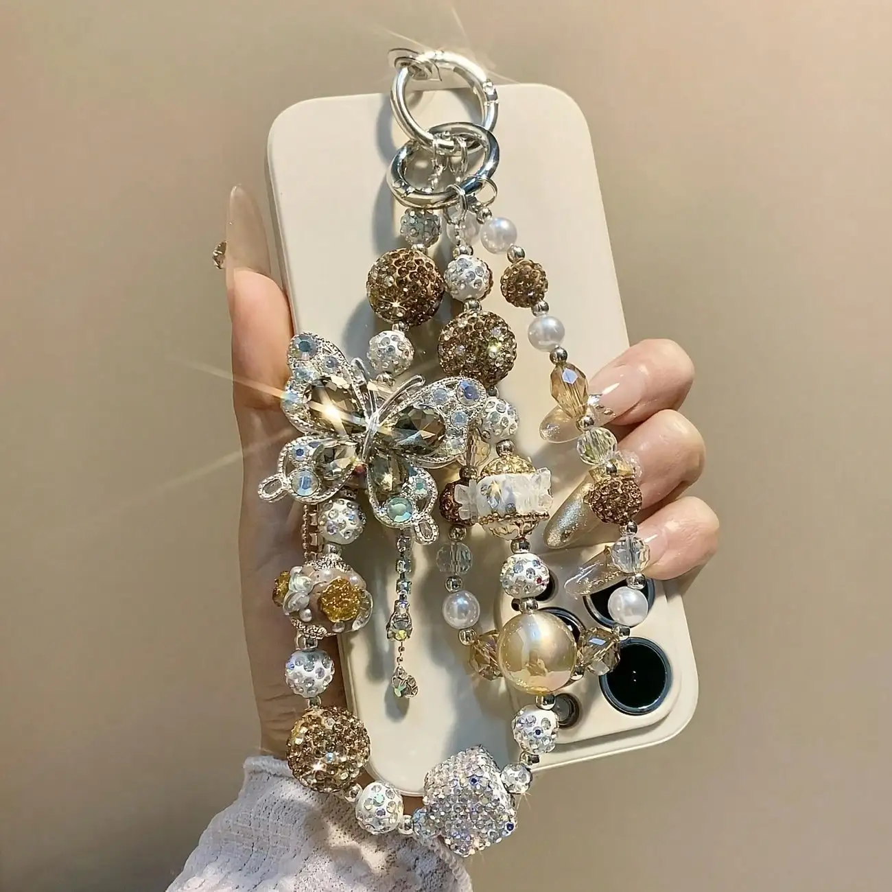 

Elegant And Luxurious Champagne Butterfly Phone Strap With Color-Changing Beads, High-End Tassel Handcrafted Beaded Phone Chain, Anti-Drop Phone Case And Bag Strap
