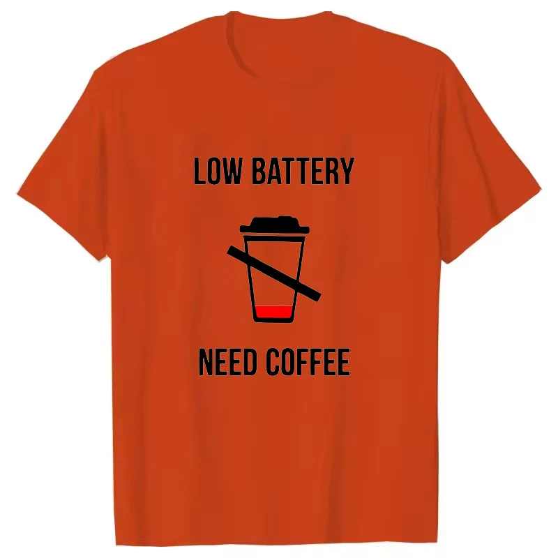 T-Shirt mit Aufdruck „Niedriger Batteriestand: Kaffee braucht“ – Lustiges Unisex-Freizeitshirt mit Rundhalsausschnitt für Damen und Herren, Sommerliches, cooles, lockeres Kurzarm-Oberteil – Detail 7