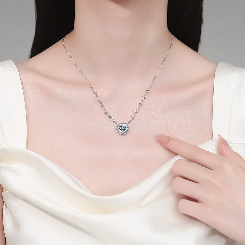 

PT950 Platinum Heart Bag Pendant Women's 2CT Moissanite - Fine luster, fade-resistant, niche luxury accessory