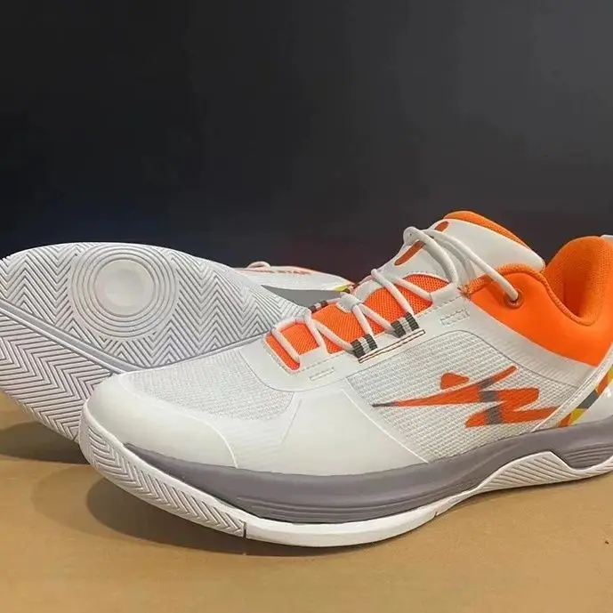 

2025 summer hot sale breathable comfortable lightweight professional wear badminton shoes casual table tennis shoes