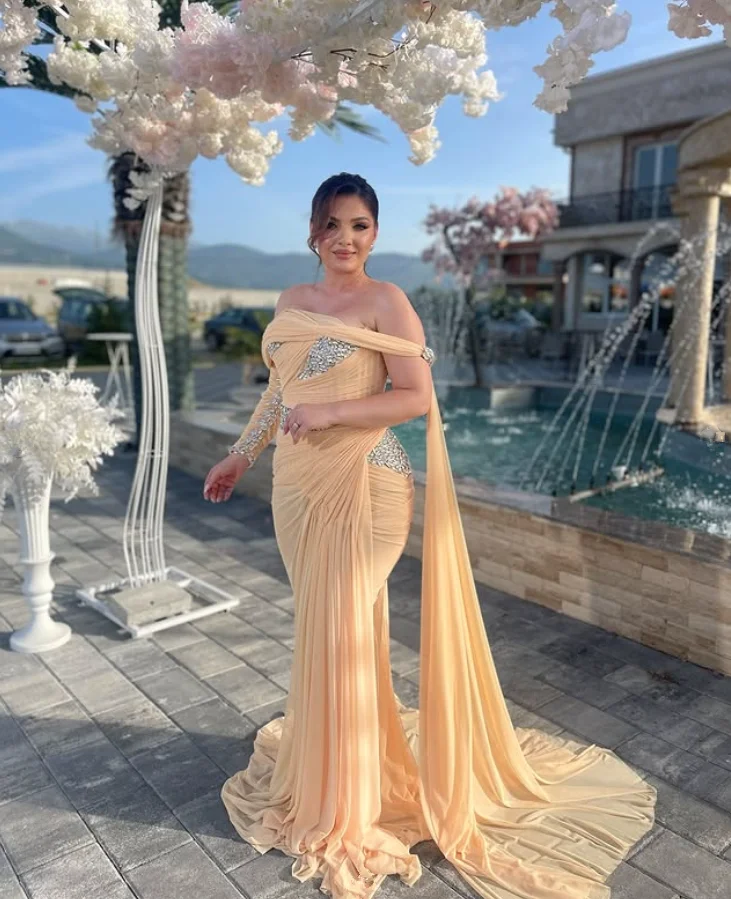 반짝 이는 긴 인어 댄스 파티 드레스 오프 숄더 크리스탈 셔링 쉬폰 리본 사우디 이브닝 가운 맞춤형