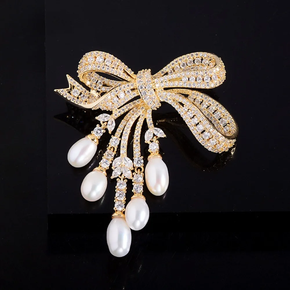 Full of Diamonds Luxury Brooch Bowknot Pearl Tassels Rhinestone Brooch Heavy Craftsmanship Women Lapel Brooch Party Occasions