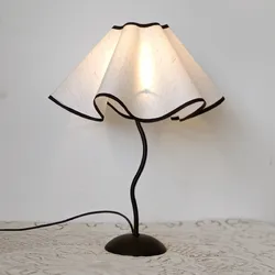 Integrated Petal-Shaped Table Lamp, Flower-Shaped Italian-Style Table Lamp, American-Style Nordic Umbrella-Shaped Table Lamp, Hotel Beauty Girl Bedside Lamp