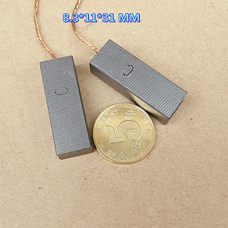 1 زوج فرش كربون مكنسة كهربائية فرشاة الكربون 8.3*11*28 ملليمتر أجزاء المحرك مجموعة فرش الكربون اكسسوارات