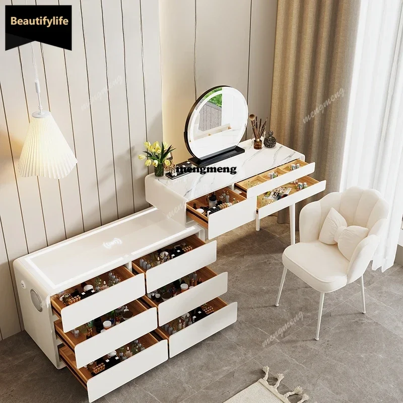 Makeup Handles Dres…