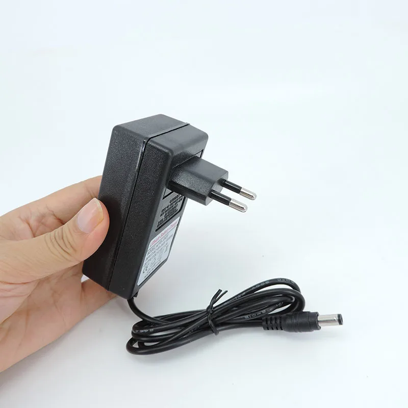 AC100-240V to DC 12.6V 2A 18650 lithium battery charger 12Volt Power wall charger Adapter 5.5*2.5MM