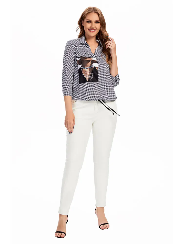 قميص نسائي ذو طية صدر السترة منسوج مقاس كبير ينتمي إلى فئة الملابس النسائية