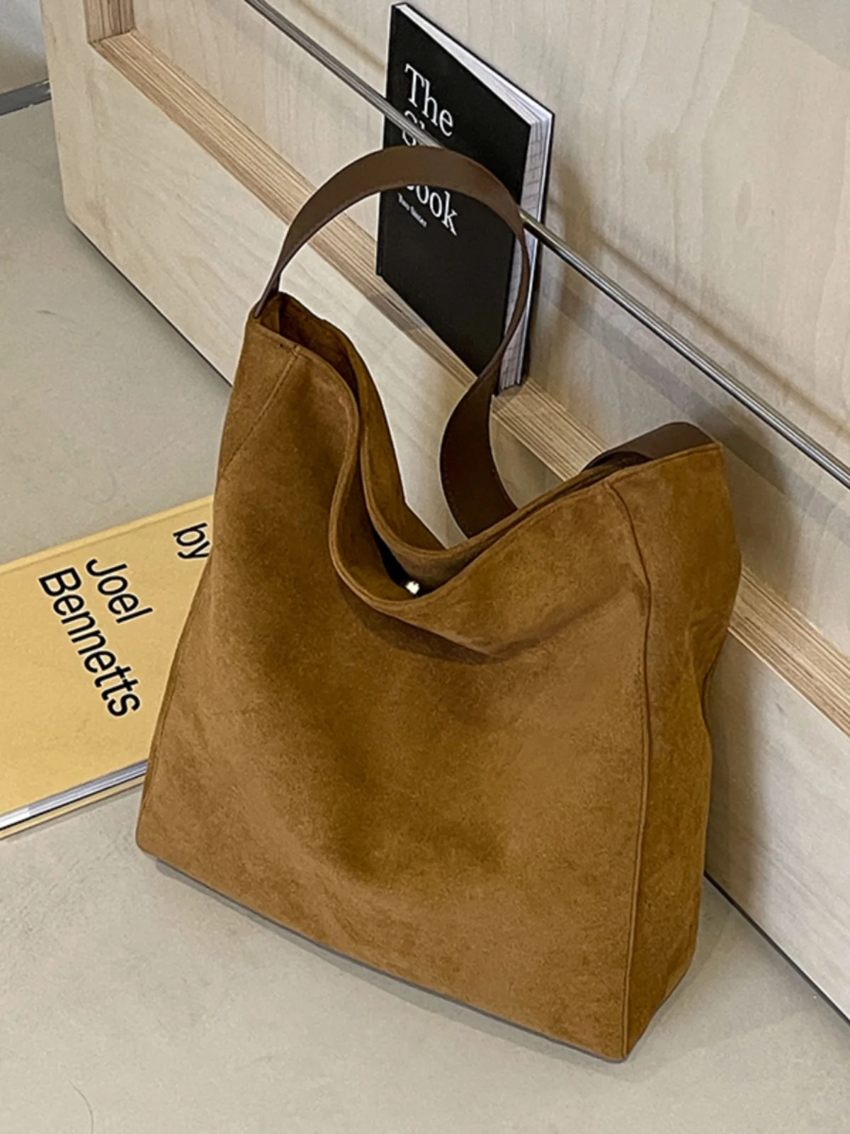 Soft Suede Work Bag Simple Large Capacity Bag Women 2024 New Fashion Shoulder Bag Popular Bucket Bag