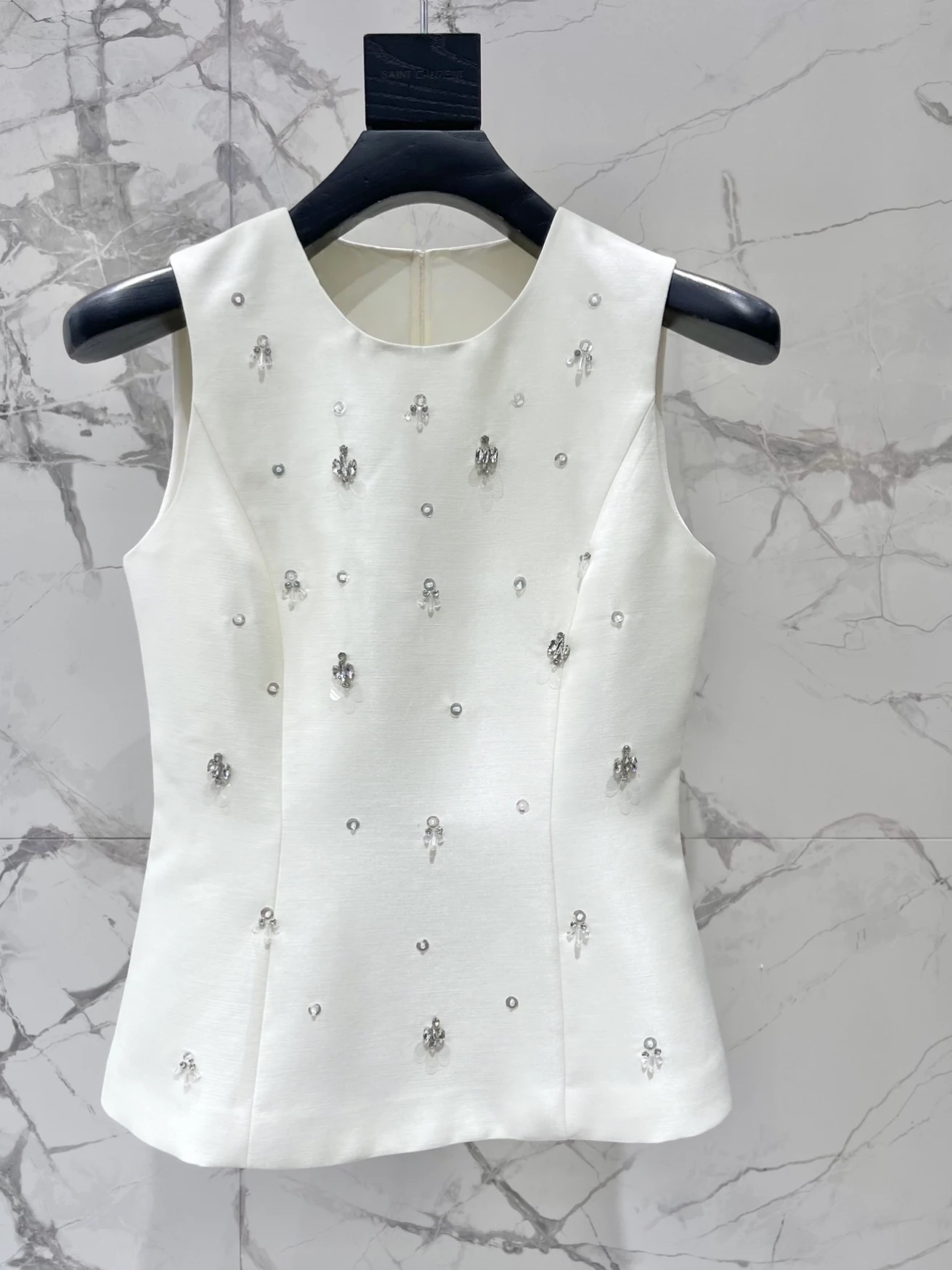 

Elegant Fitted Sleeveless Women's Vest High Quality Embellished PU Leather round Neckline Outerwear Summer Season Chinese Origin