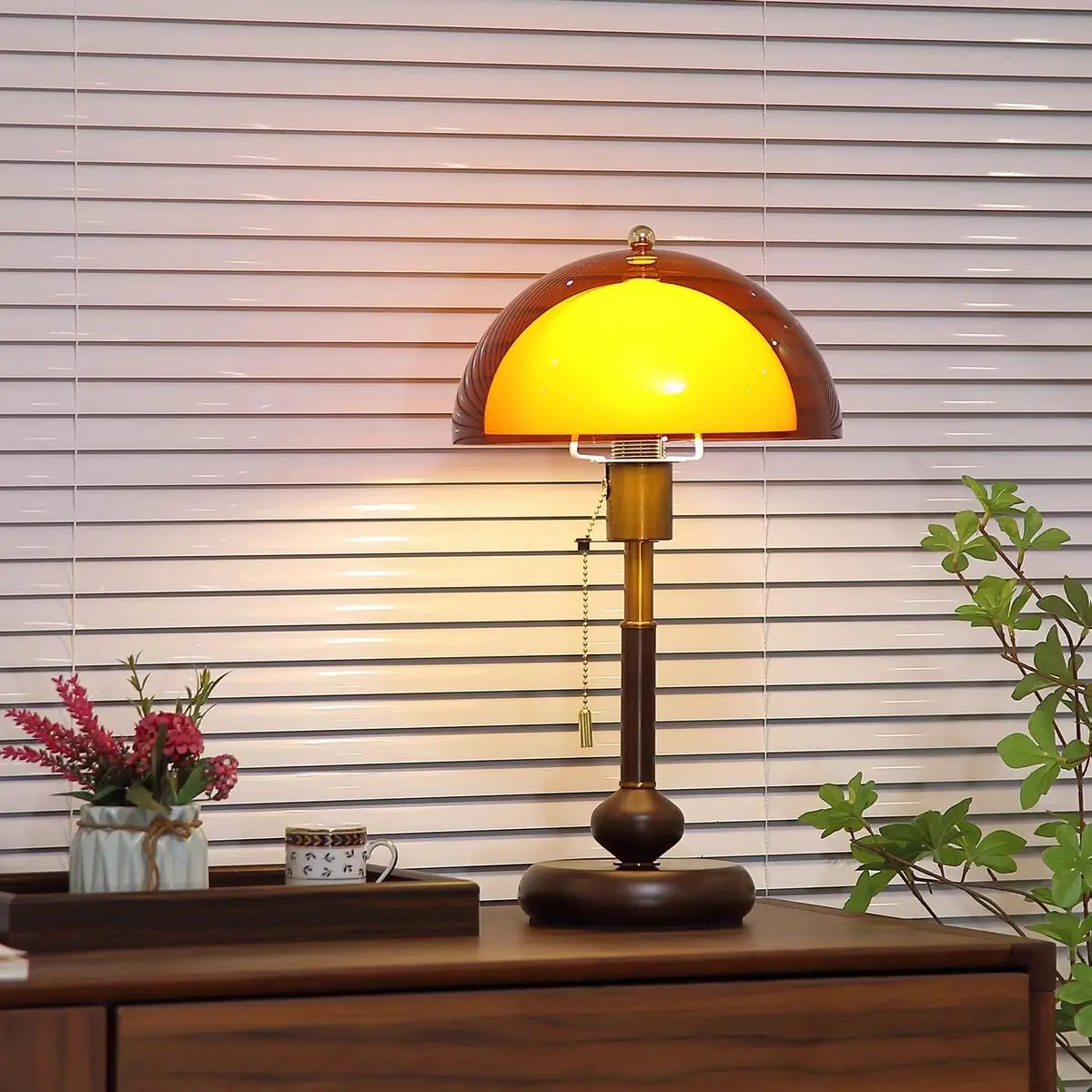 

Wood colored antique style desk lamp French retro wabi sabi style decoration bedroom bedside study high-end atmosphere light