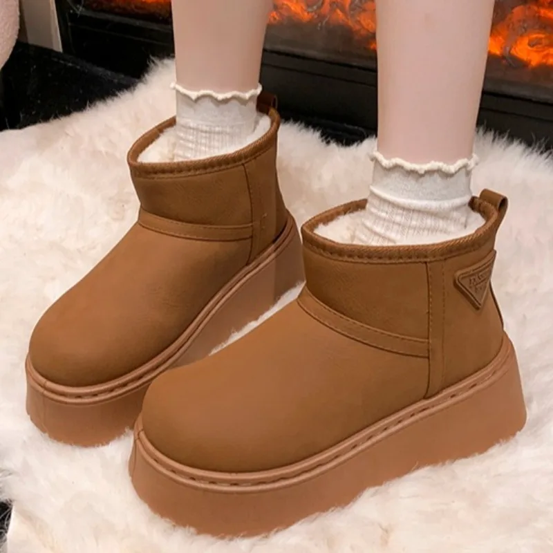 2025 شتاء موضة جديدة بلون بولي PU مقاوم للماء المرأة حذاء من الجلد المنزل اليومي أفخم سماكة حذاء الثلج عالي الرقبة دافئ بوتاس موهير