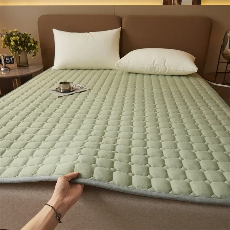 

Winter Velvet Mattress Toppers Bed Sheet Double Soft Foldable Thin Tatami Floor Mat Home Dormitory Bed Protection Pad Bedspread