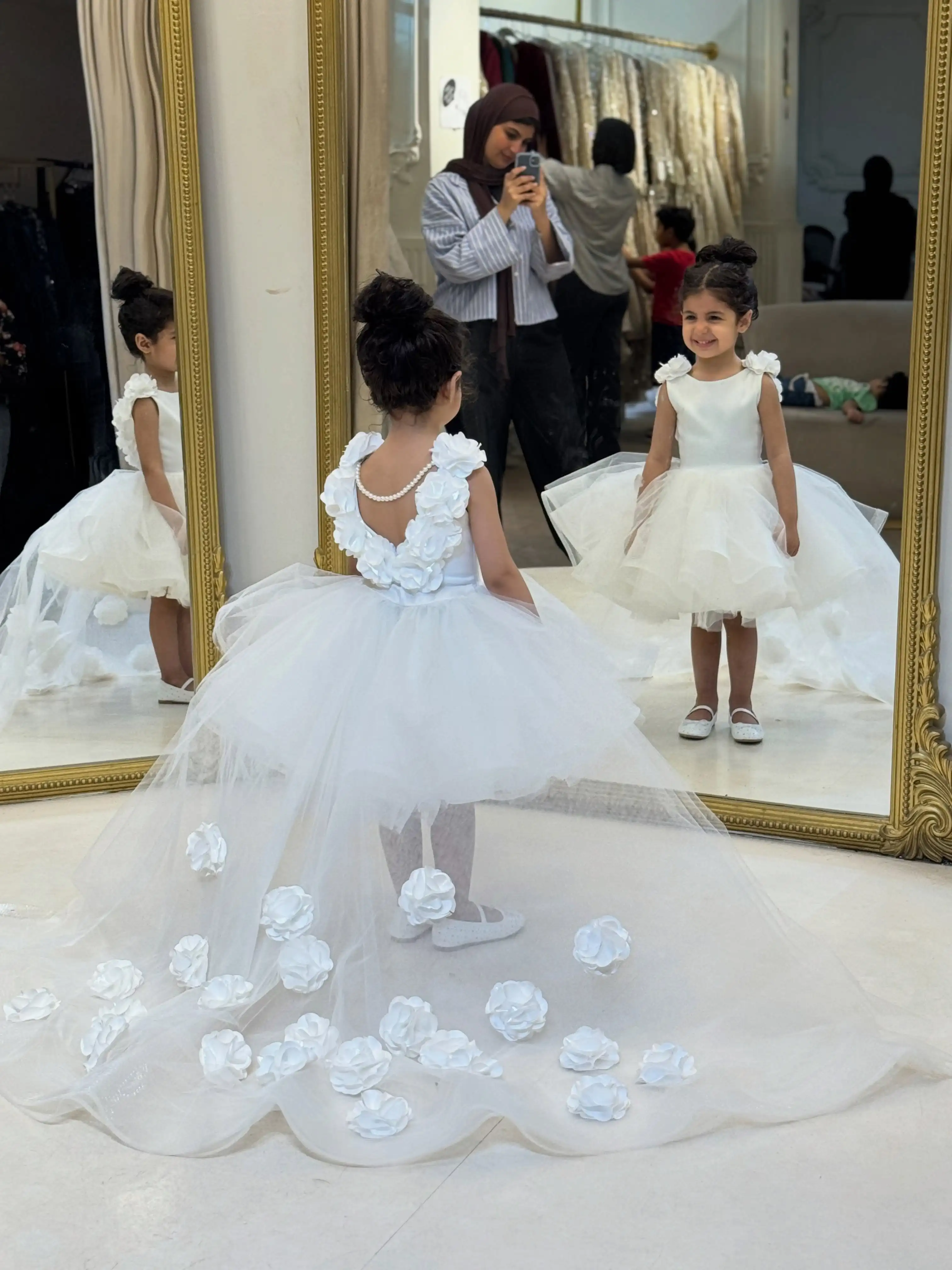 White Flower Girl Wedding Dress Detachable Tulle Train 3D Handmade Rose Backless Pearls Kids First Communion Toddler Birthday