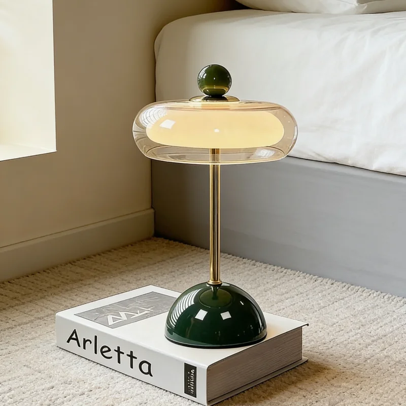 New Modern Table Lamp for Bedroom Retro Cream Style Mushroom Design Rechargeable Desk Lamp for Bedside Bedroom