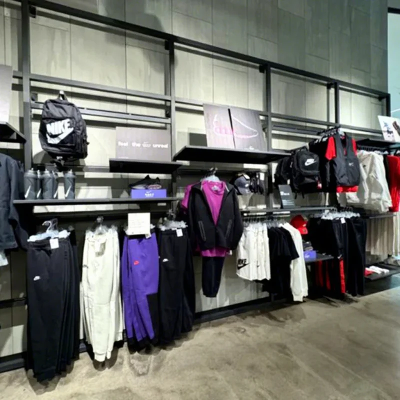 

Customize.Black Clothes Rack Men Clothing Store Display Bag Display Rack