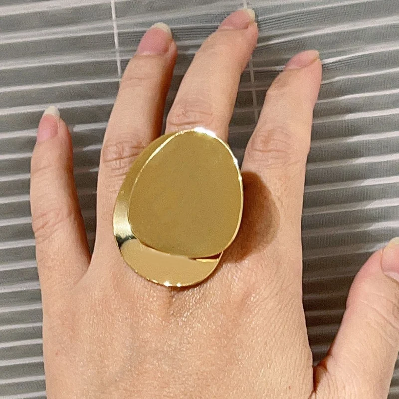 Luxury Brand Designer Exaggerat Ring Retro Style Brass Gold Color Irregular Smooth Party Women Jewelry Fashion Gift High Quality