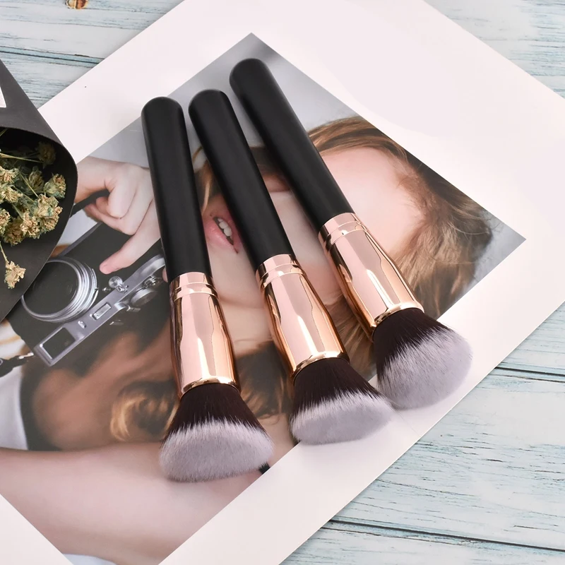 Promozione! 3 pezzi pennelli per trucco fondotinta in polvere sciolta correttore Blending Blush Brush strumento cosmetico professionale per il trucco di bellezza
