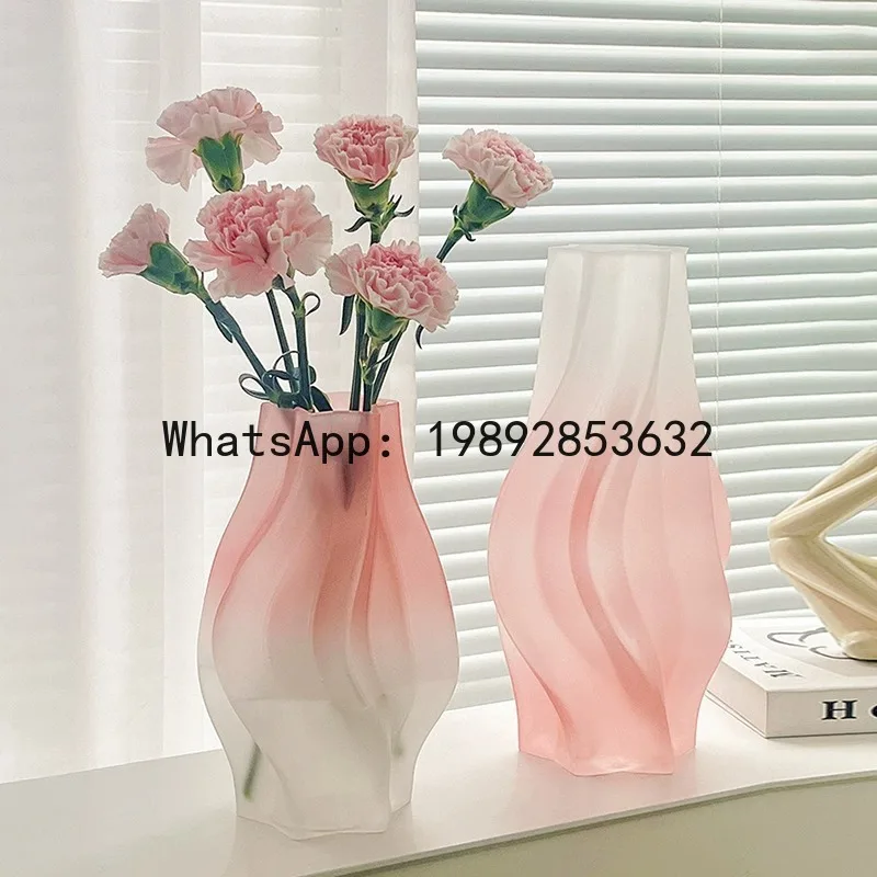 CZ Creative Tornado Shape Colorful Frosted Glass Vase Flower Arrangement Ornament Flower Holder Holiday Gift Recommendation