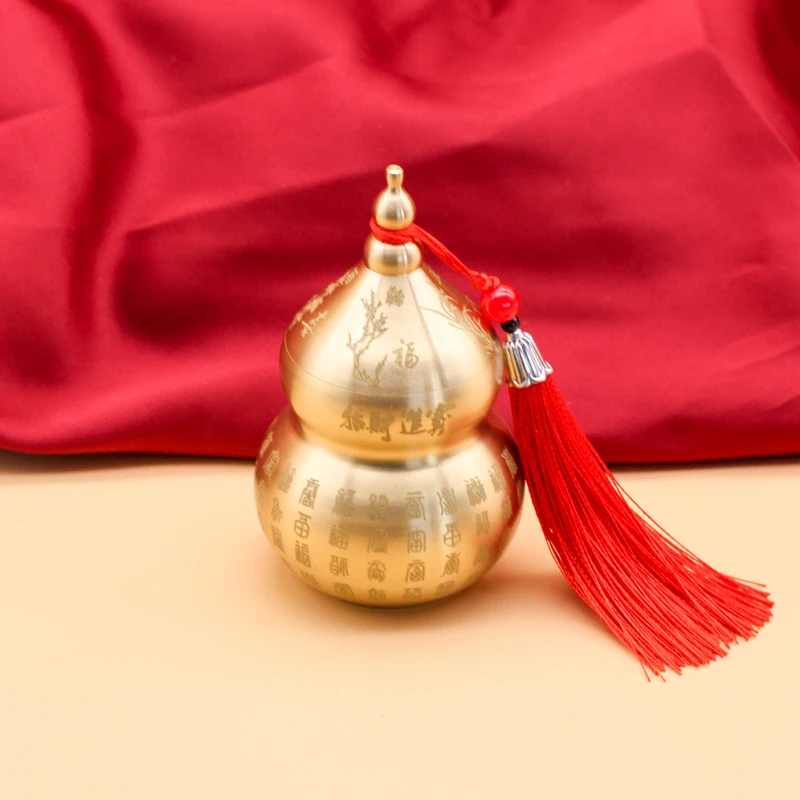 The brass fire-avoiding dragon bottle and gourd kitchen set in the northwest corner of the Qian position can help dispel the exc