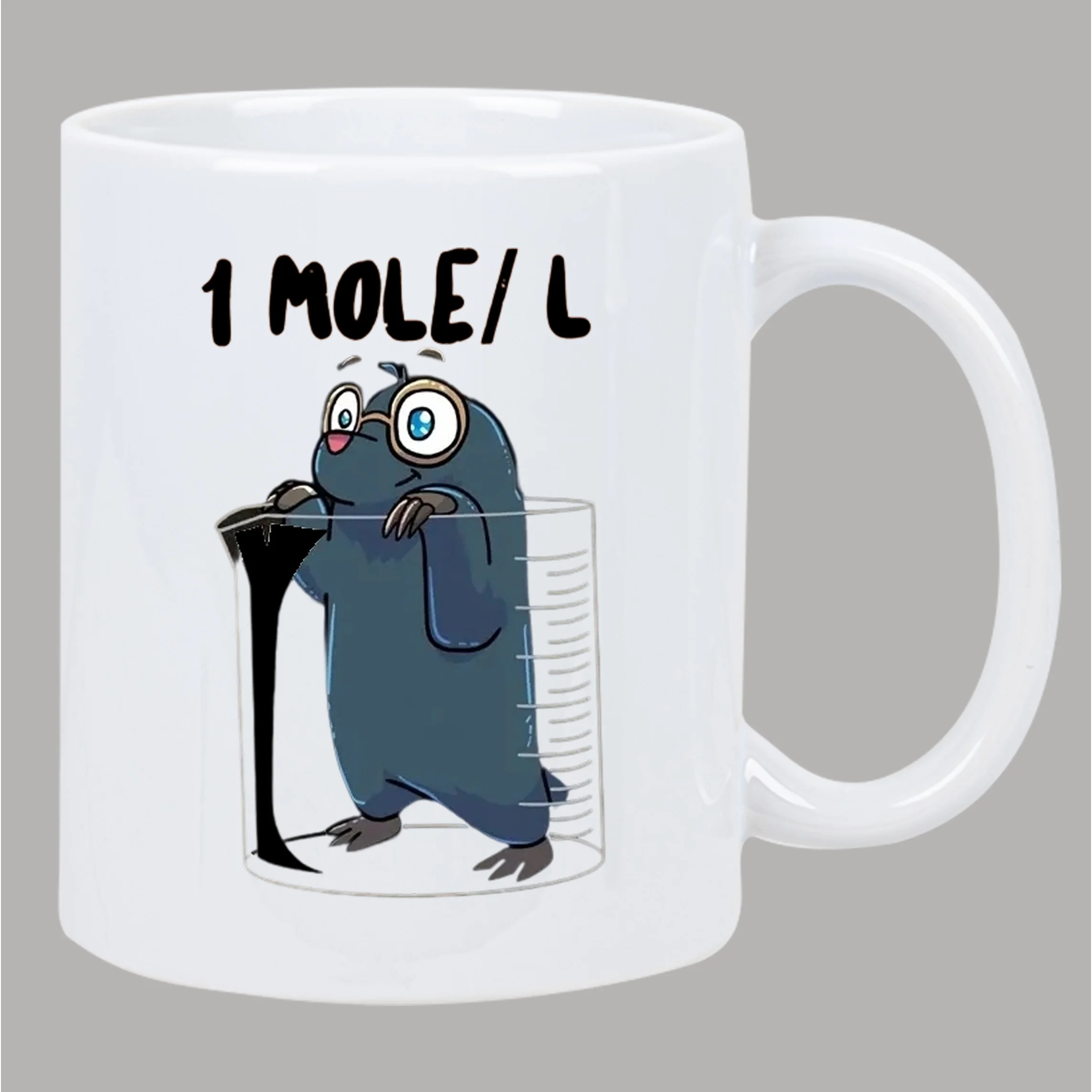 

1 Mole/L Science Humor Ceramic Mug - Cute Mole in Beaker Design, Insulating White Coffee Cup for Chemistry Enthusiasts & Student