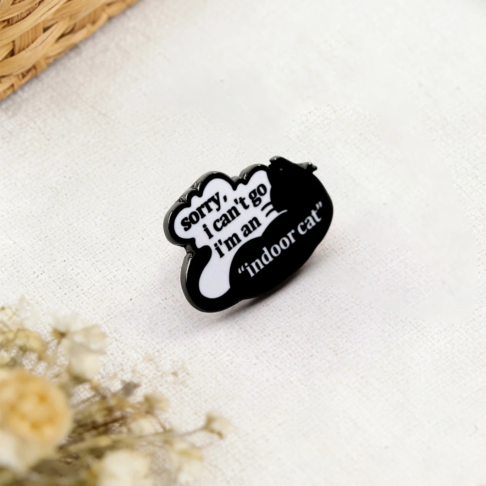 Lustige Katzen-Emaille-Pin „Tut mir leid, ich kann nicht gehen, ich bin eine Hauskatze“ Brosche Introvertierter Sozialangst-Abzeichen Schwarze Katze Schmuck Geschenk für Freunde – Detail 7