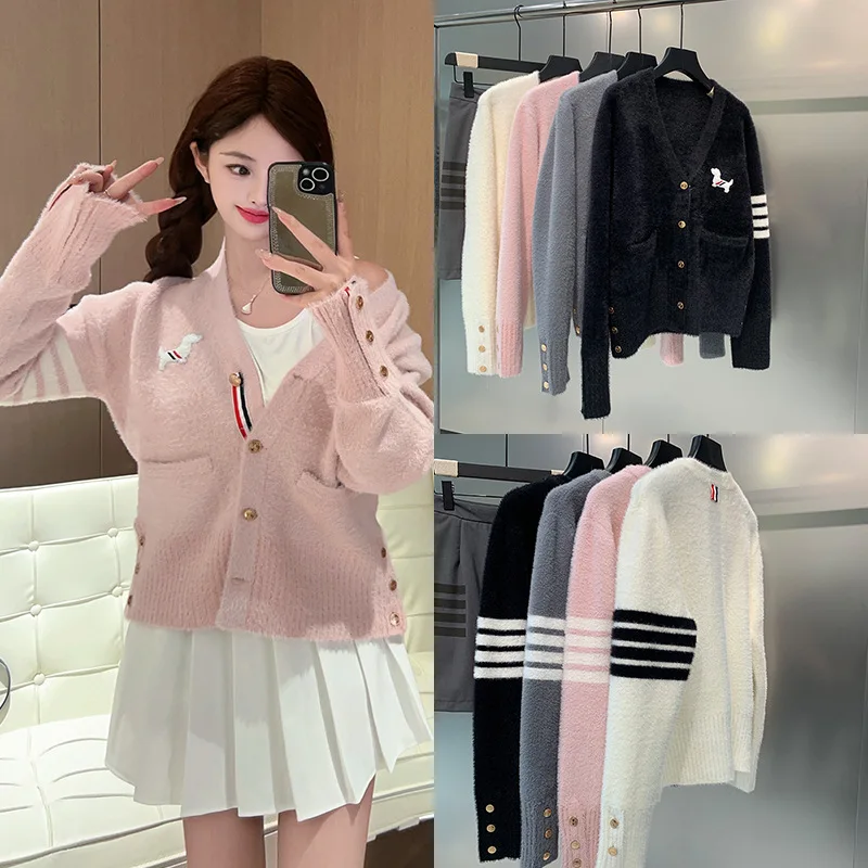 

High-End Version Four-Barrel College Sle Plu Long-Sve Knitted V-Ne Faux-Mink Overcoat for Women Embroidered Doggies