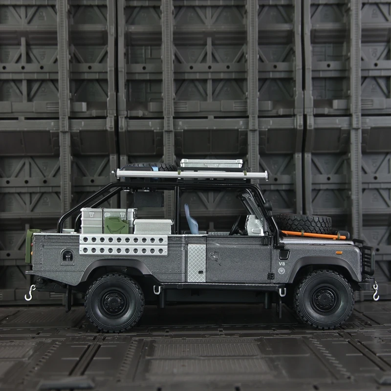 1:24 Simulation Land Rover Defender 110 Tomb Raider Alloy Off road Vehicle Model Car Ornament Collection Door can be opened