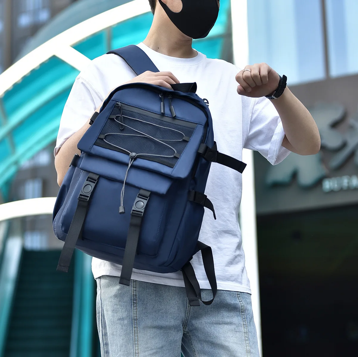 Europe and the United States new fashion couples tooling bag new backpack outdoor backpack wear-resistant student backpack.