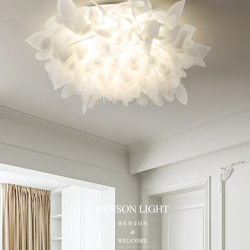 

Cream Style Bedroom Ceiling Lamp Romantic Modern Minimalist Study Girl's Room Petal Light Luxury Lamp