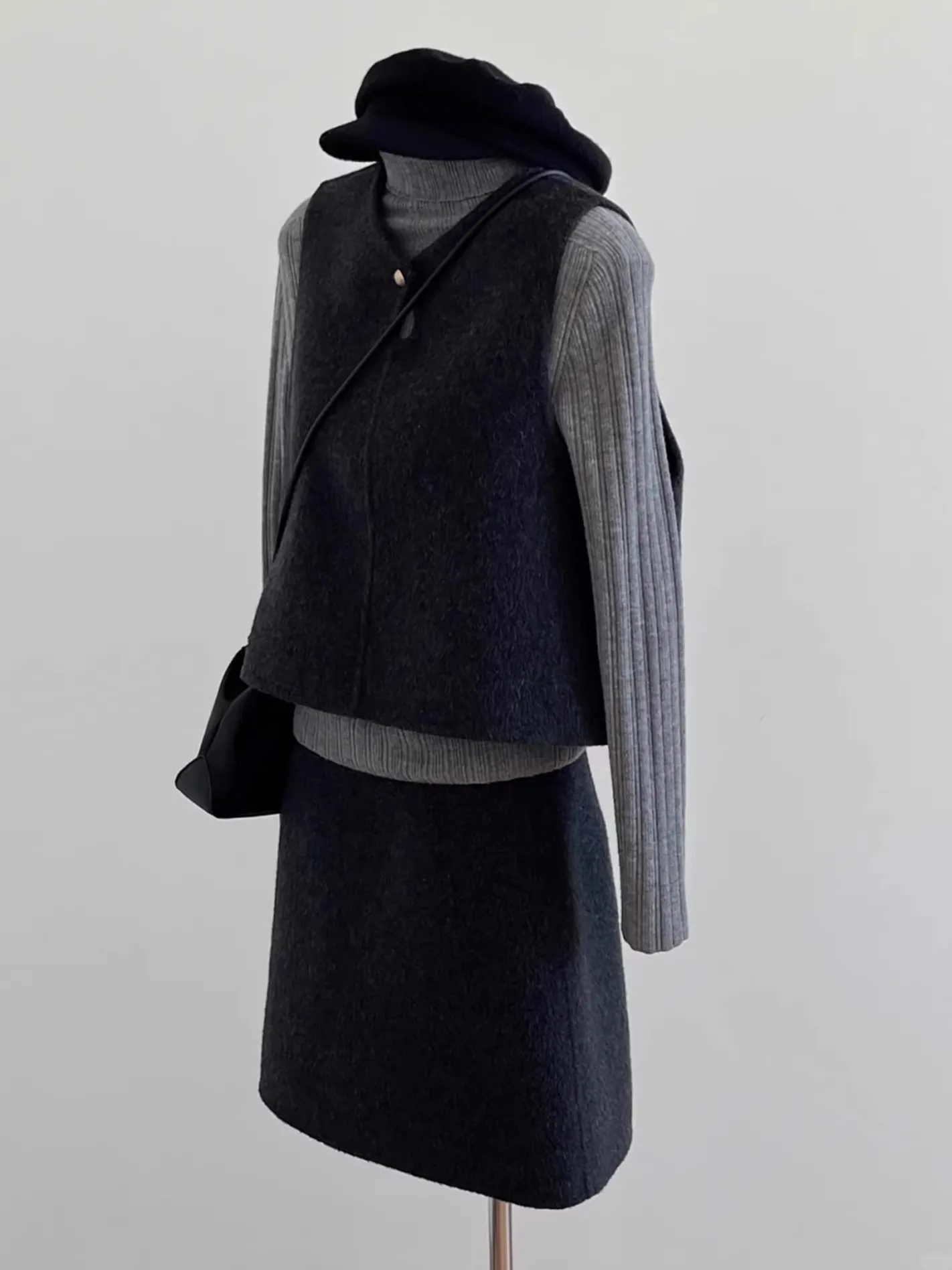 

Warm Knitted Base Shirt Woolen Vest Skirt Three-piece Set Winter Fashion Workwear Small Size Professional Style