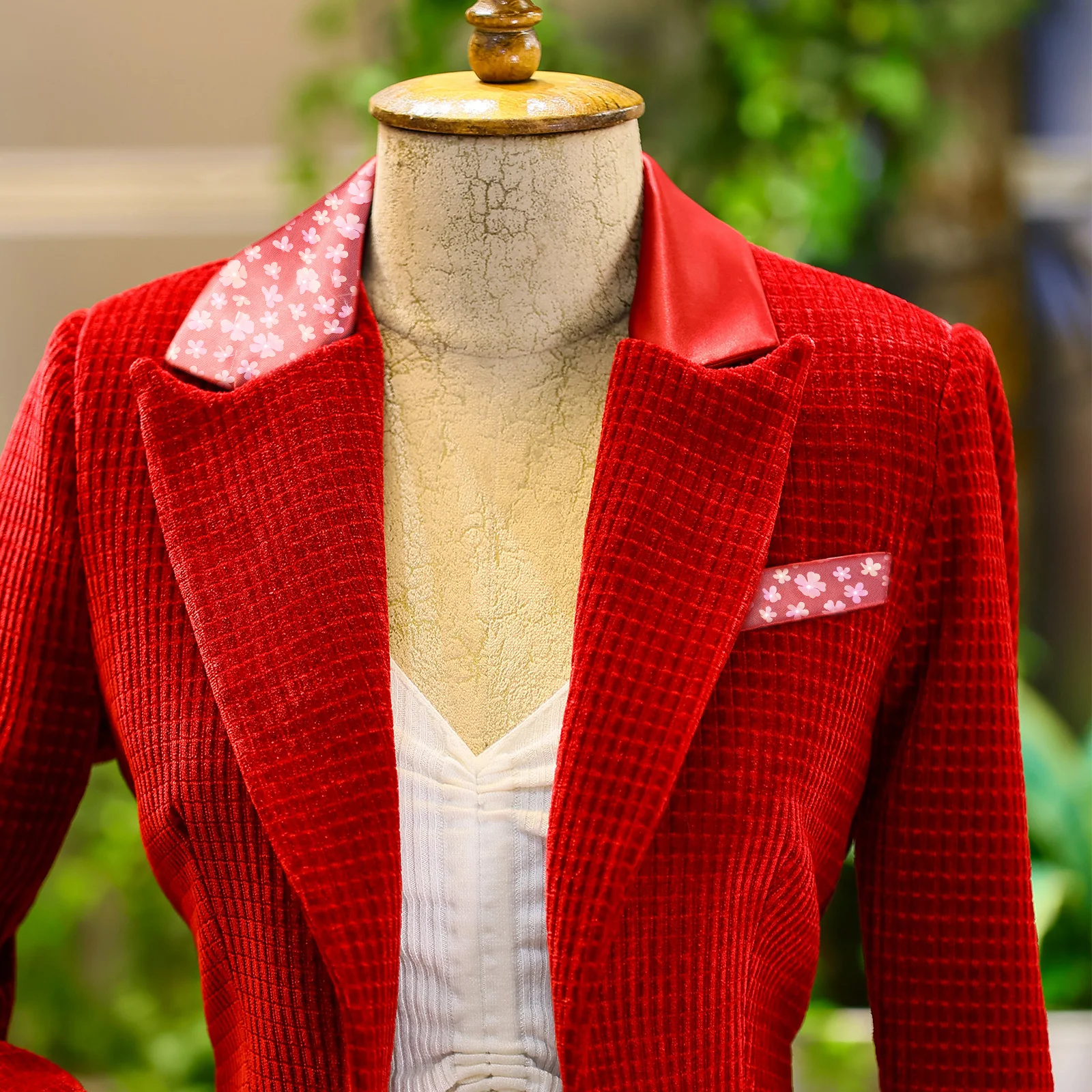 

Embroidered Gauze Dress Fabric Flower Lace DIY Craft Clothing Material Vintage Sewing Trim Mesh Fabric for Costumes Accessories