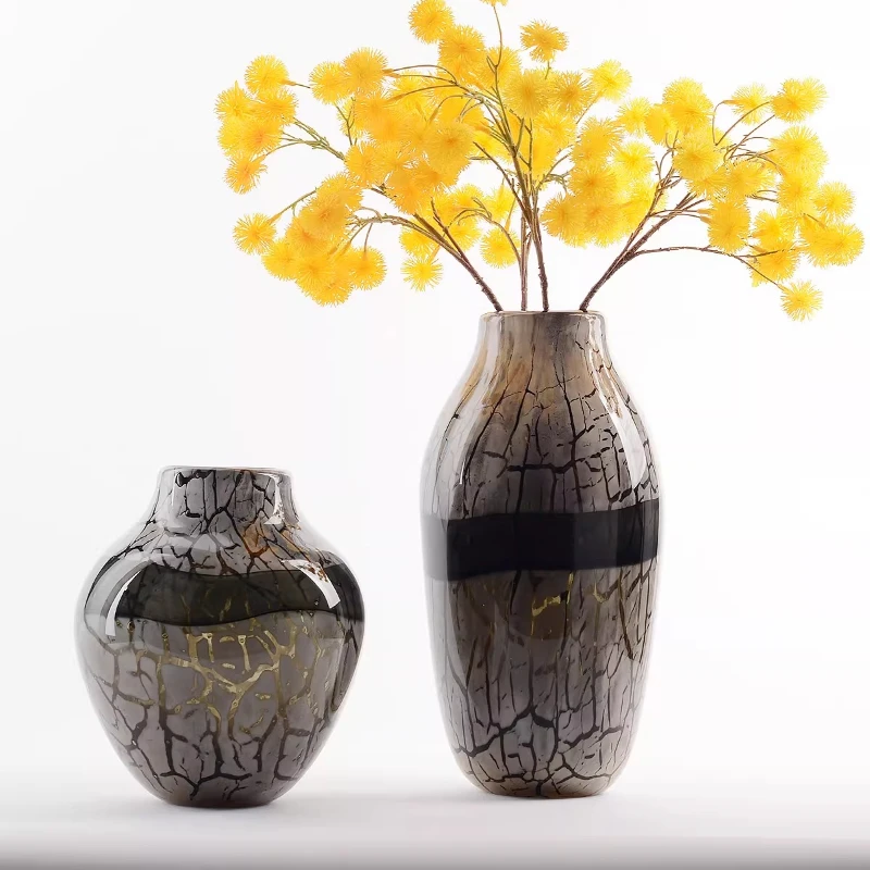 Modern light luxury simple creative glazed vase, living room dining table model