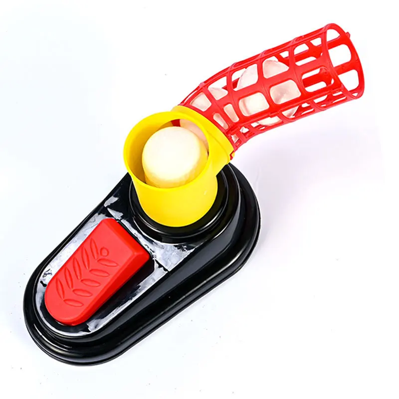 

Foot pedal plastic baseball catapult, baseball launcher can be played indoors and outdoors