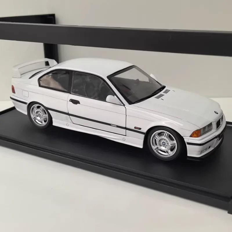 عيب الطلاء سوليدو 1/18 مقياس M3 E36 كوبيه 1995 سبيكة سيارة نموذج جمع عرض لعبة الهدايا التذكارية