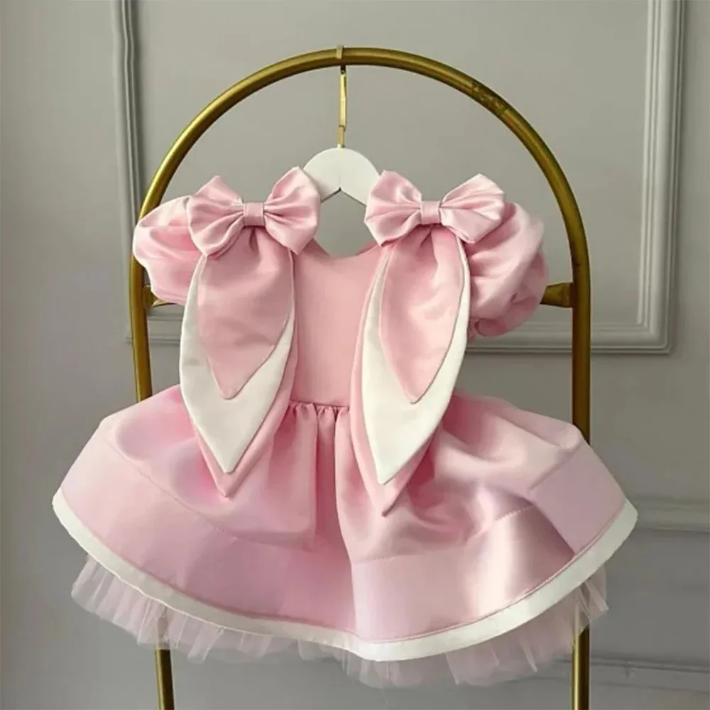 فساتين فتاة الزهور الوردية المخصصة لحفلات الزفاف من الساتان بطول الركبة جميلة للأطفال الصغار لالتقاط الصور وحفلات أعياد الميلاد والولائم هدية