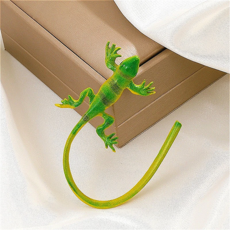 Lizard Gecko Non Pierced Ear Cuff  Animal Design Ear Wrap  Eye-catching Ear Jewelry Birthday Gift for Women Street Party Outfits