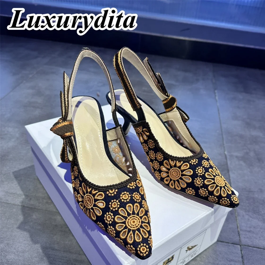 

Top Quality Luxury Womens Sandal Casual Lace Flat Fashion Embroidered Muller Shoes Designer Silk Leather Soled High Heel