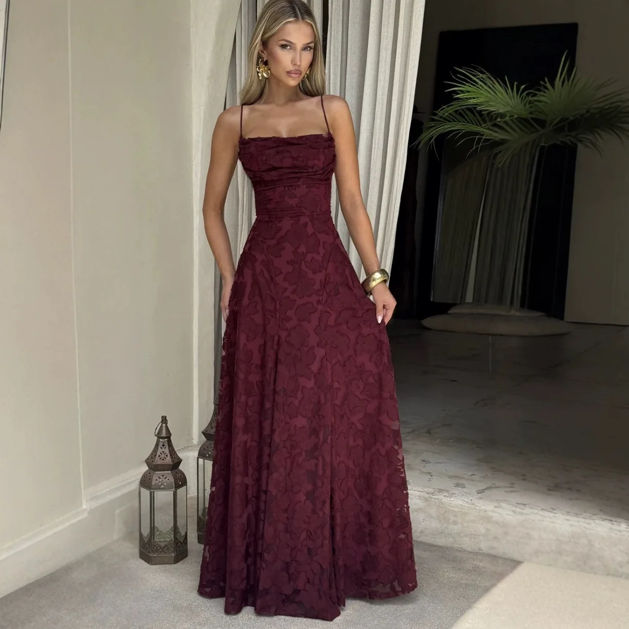

Sexy Spaghetti Strap Backless Maxi Dress Women Elegant Backless Slim Sling Gown Dress Female Fashion Jacquard Lace Party Dress