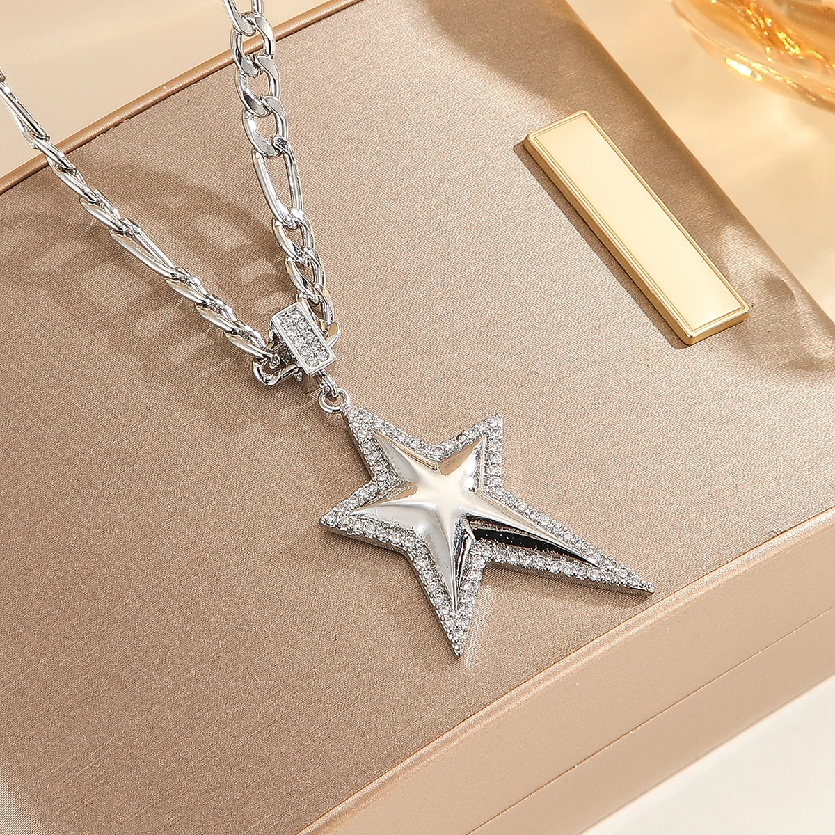 2026 نمط جديد أربع نجوم قلادة سترة سلسلة للبنين والبنات ، الراقية الفاخرة موضة الشارع القوطية سلسلة المجوهرات. #5