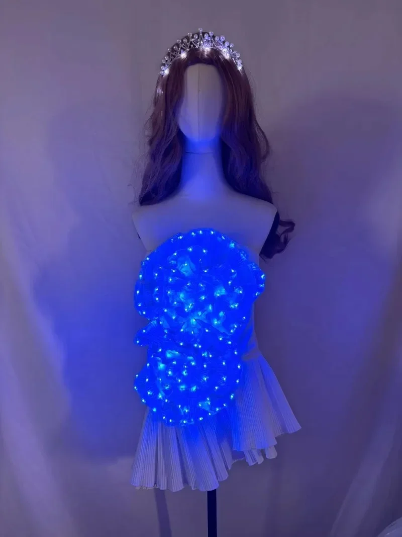 LED Cambia colore Donna Chic Elegante floreale senza maniche TubeTop Fiore pieghettato senza maniche Tinta unita Irregolare Abito a LED Rave