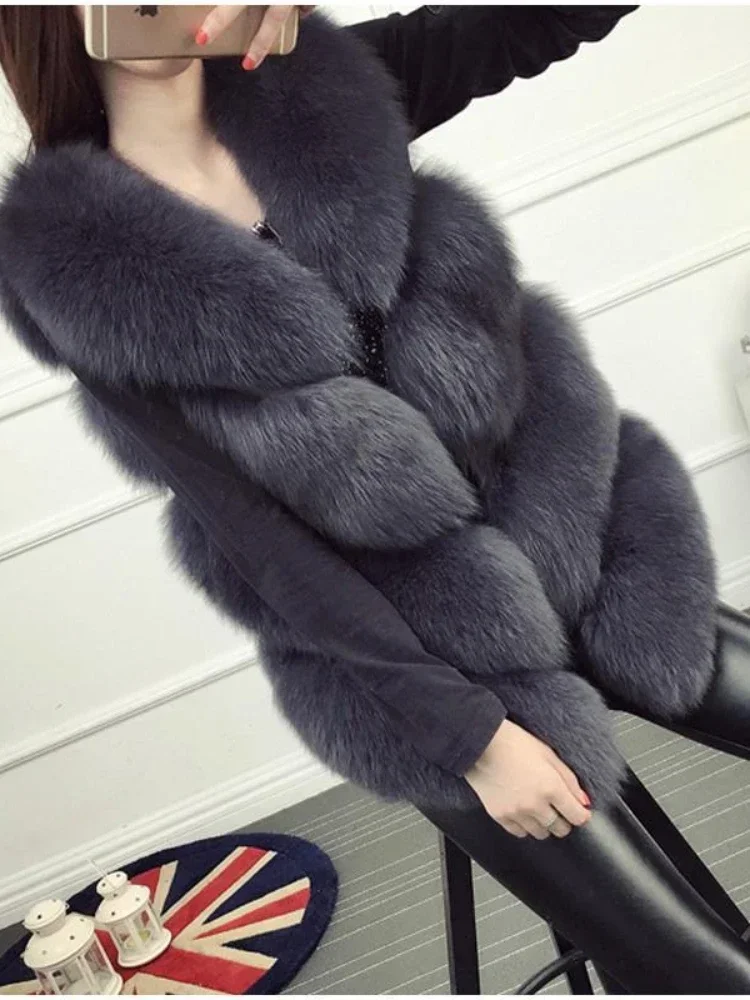 Sleeveless Jacket for Women Faux Fox Fur Vest Winter Fur Jacket Women Short Artificial Fur Coat Elegant Female Warm Vest 2025