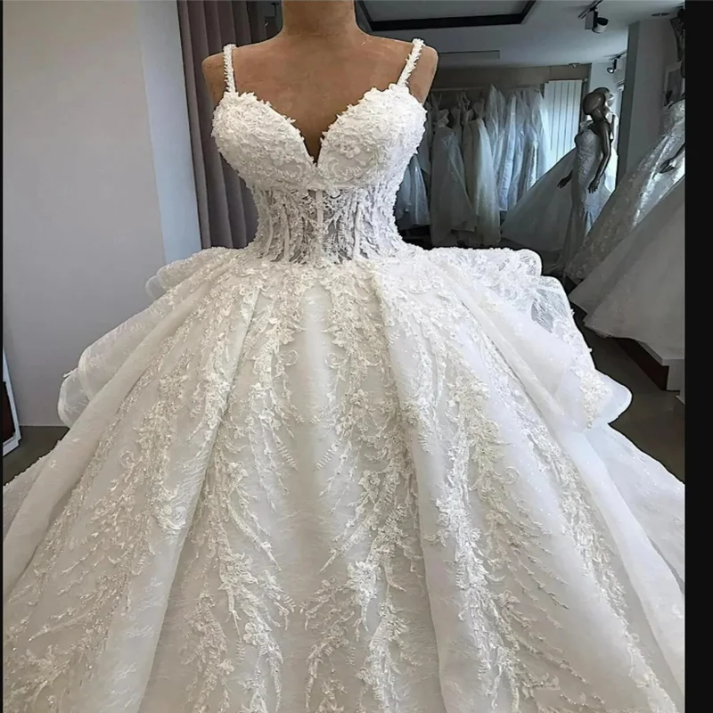

Customized Spaghetti Straps V Neck Appliques Beads Wedding Dress for Bride Vestidos De Novia Ballgown Ruffles Back Bridal Gown