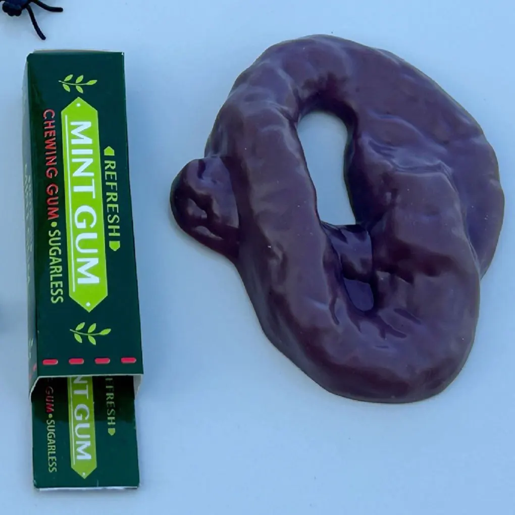 思い出や瞬間、休日、ハロウィーンのいたずらセットを作るためのおもちゃのいたずら用品キット