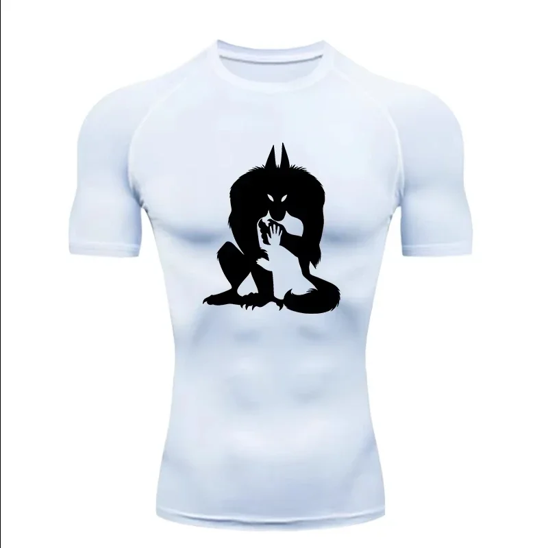 Muster eines verwundeten Wolfskönigs. 2026 Herren-Sportshirt für athletisches Training/Fitness, Kompressionsshirt, kurzärmelig. Fitness-T-Shirt für Herren