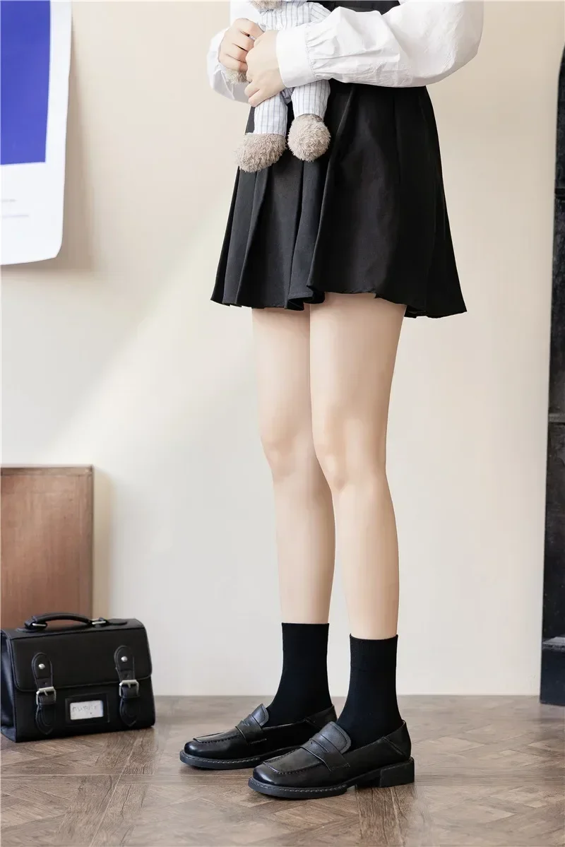 13-18 Years Old Girl\'s Black and White Calf Socks Female Spring and Autumn High Socks and Knee Socks Pile Lolita Socks