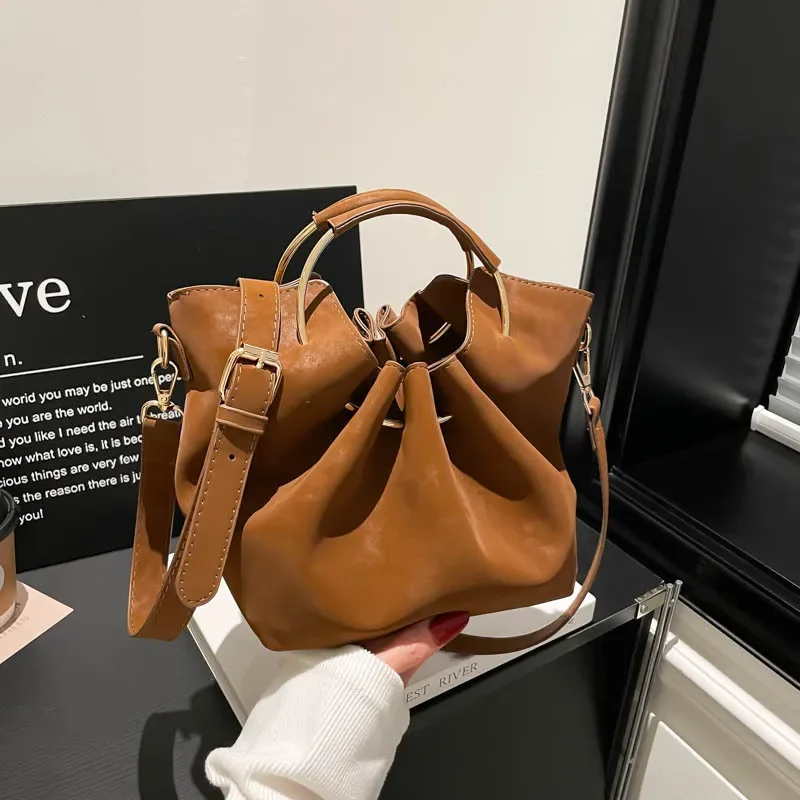 

2026 French High-end Temperament Pleated Hand-held Bag Fashionable Commuter Basket Bag Versatile Single Shoulder Bag